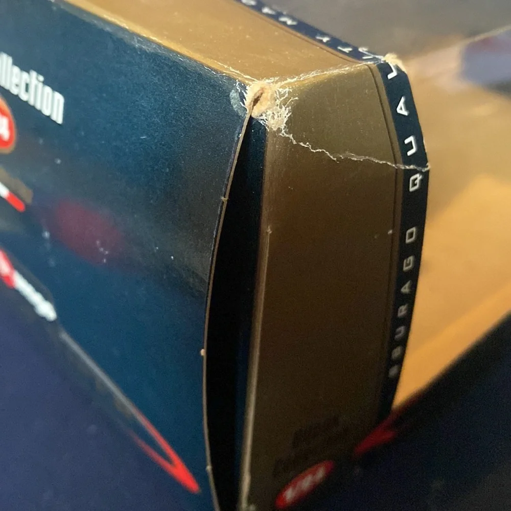 Burago 1997 Viper GTS Coupe - Picture 8 of 9